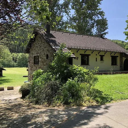 Σπίτι διακοπών Ardennes With Riverside Garden And Views