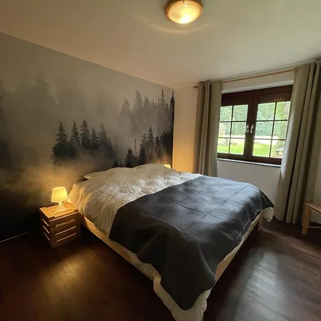 Ardennes With Riverside Garden And Views Semesterbostad *