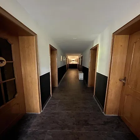 Ardennes With Riverside Garden And Views Semesterbostad